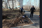Работники администрации приняли участие в общегородском субботнике